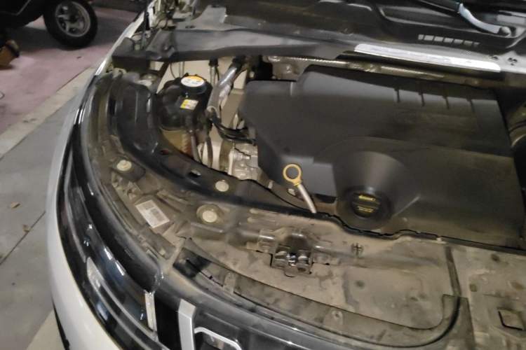 Used Land Rover Range Evoque 2020 249 PS Youth Edition Engine Bay Right