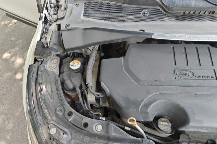 Used Land Rover Range Evoque 2020 249 PS R-DYNAMIC SE Sport Technology Edition Engine Bay Right