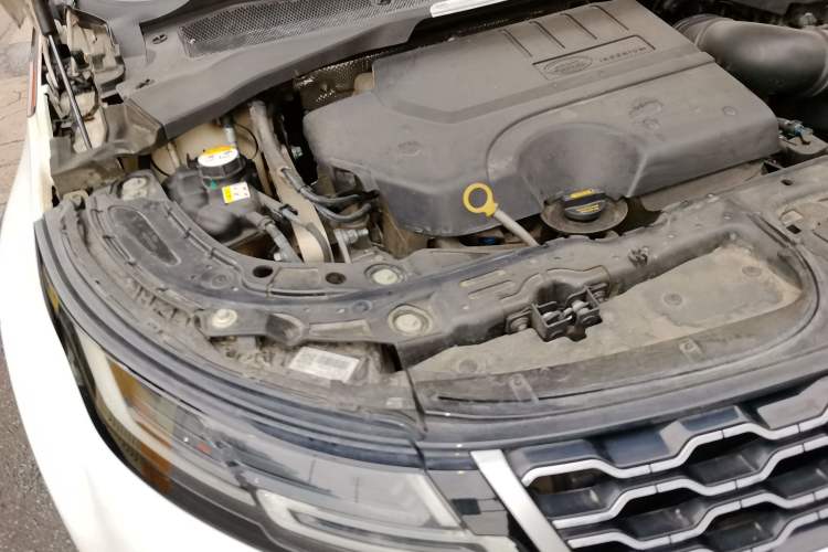 Used Land Rover Range Evoque 2020 249 PS Youth Edition Engine Bay Right