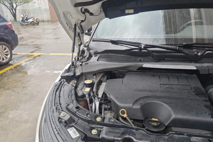 Used Land Rover Range Evoque 2020 249 PS R-DYNAMIC S Sport Edition Engine Bay Right