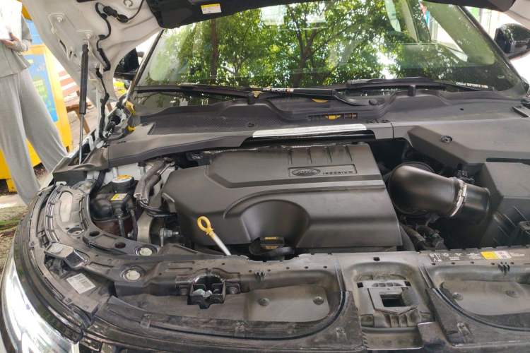 Used Land Rover Range Evoque 2020 249 PS R-DYNAMIC SE Sport Technology Edition Engine Bay Right