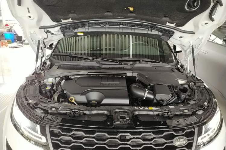 Used Land Rover Range Evoque 2020 249 PS R-DYNAMIC SE Sport Technology Edition Engine Bay