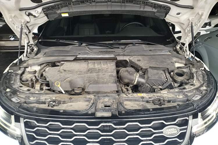 Used Land Rover Range Evoque 2020 249 PS R-DYNAMIC SE Sport Technology Edition Engine Bay