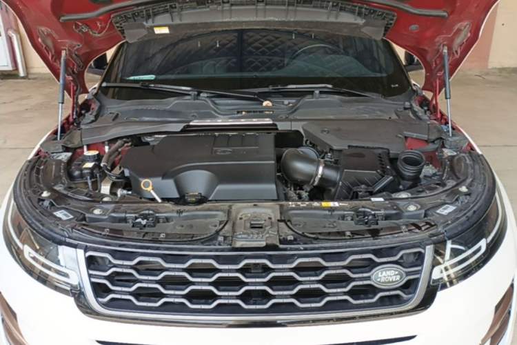 Used Land Rover Range Evoque 2020 249 PS R-DYNAMIC SE Sport Technology Edition Engine Bay