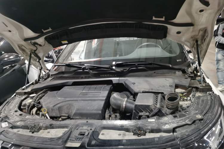 Used Land Rover Range Evoque 2020 249 PS R-DYNAMIC S Sport Edition Engine Bay