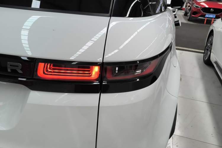 Used Land Rover Range Evoque 2020 249 PS R-DYNAMIC S Sport Edition Exterior 3