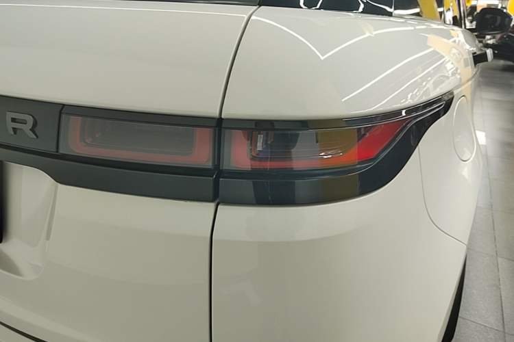 Used Land Rover Range Evoque 2020 249 PS R-DYNAMIC S Sport Edition Exterior 3