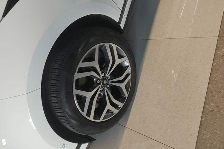 Used Land Rover Range Evoque 2020 249 PS R-DYNAMIC S Sport Edition Exterior 4