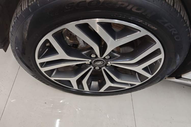 Used Land Rover Range Evoque 2020 249 PS R-DYNAMIC SE Sport Technology Edition Exterior 4