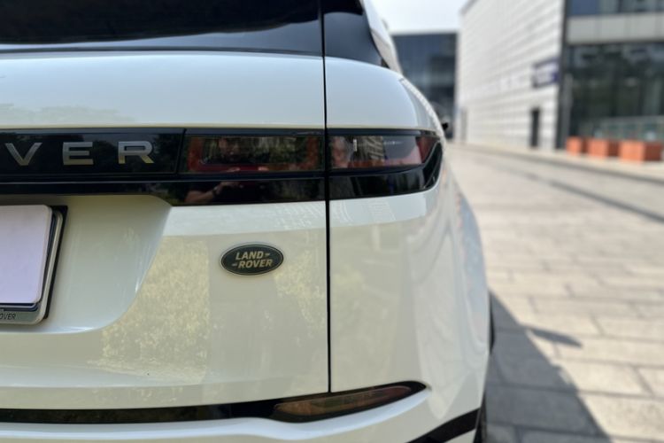 Used Land Rover Range Evoque 2020 249 PS R-DYNAMIC SE Sport Technology Edition Exterior 4