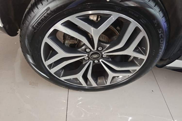 Used Land Rover Range Evoque 2020 249 PS R-DYNAMIC SE Sport Technology Edition Exterior 5