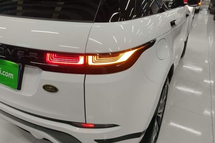 Used Land Rover Range Evoque 2020 249 PS R-DYNAMIC SE Sport Technology Edition Exterior 6