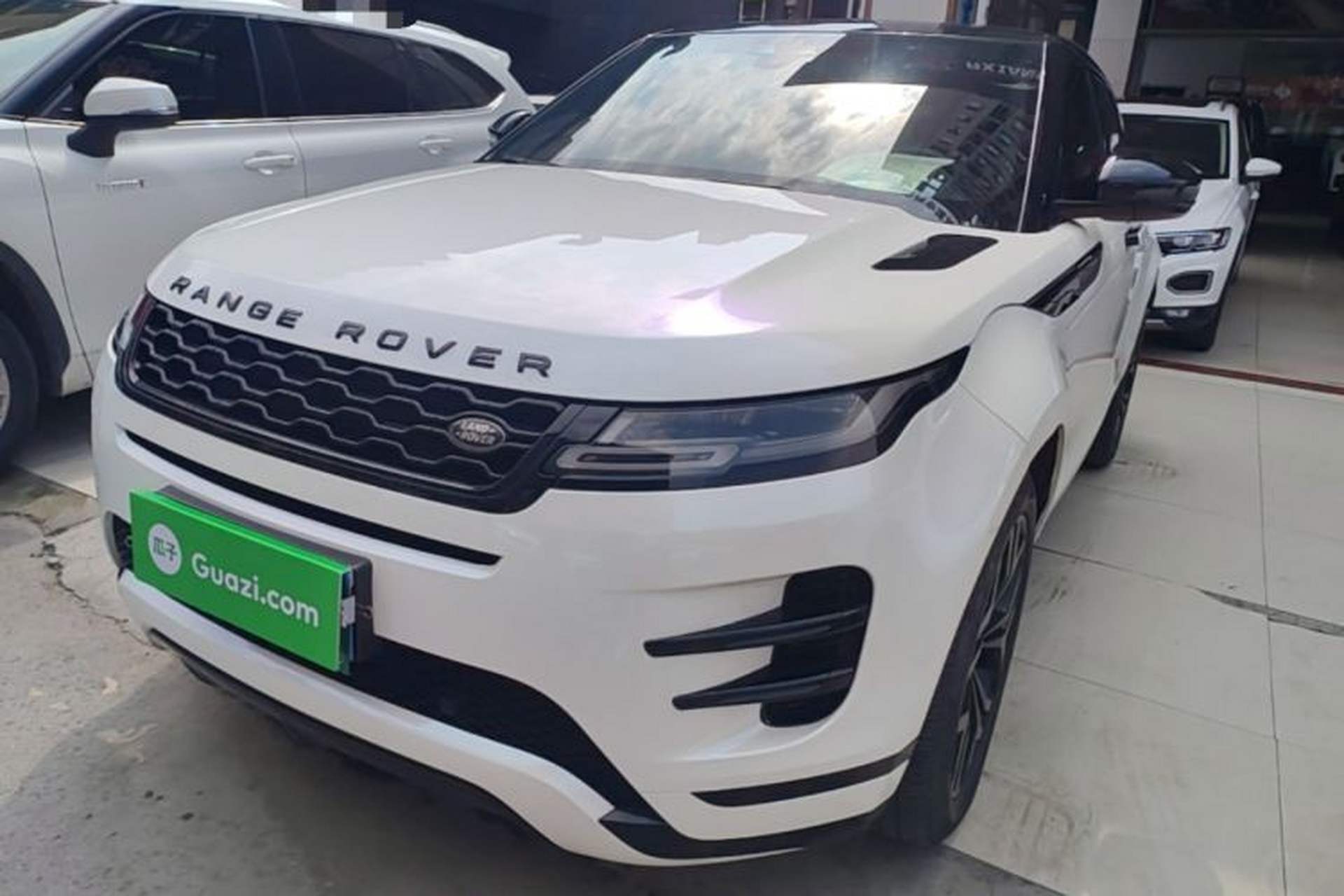 Used Land Rover Range Evoque 2020 249 PS R-DYNAMIC S Sport Edition Front Left 45 Deg