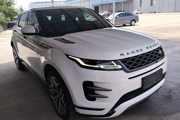Used Land Rover Range Evoque 2020 249 PS R-DYNAMIC S Sport Edition Front Right 45 Deg
