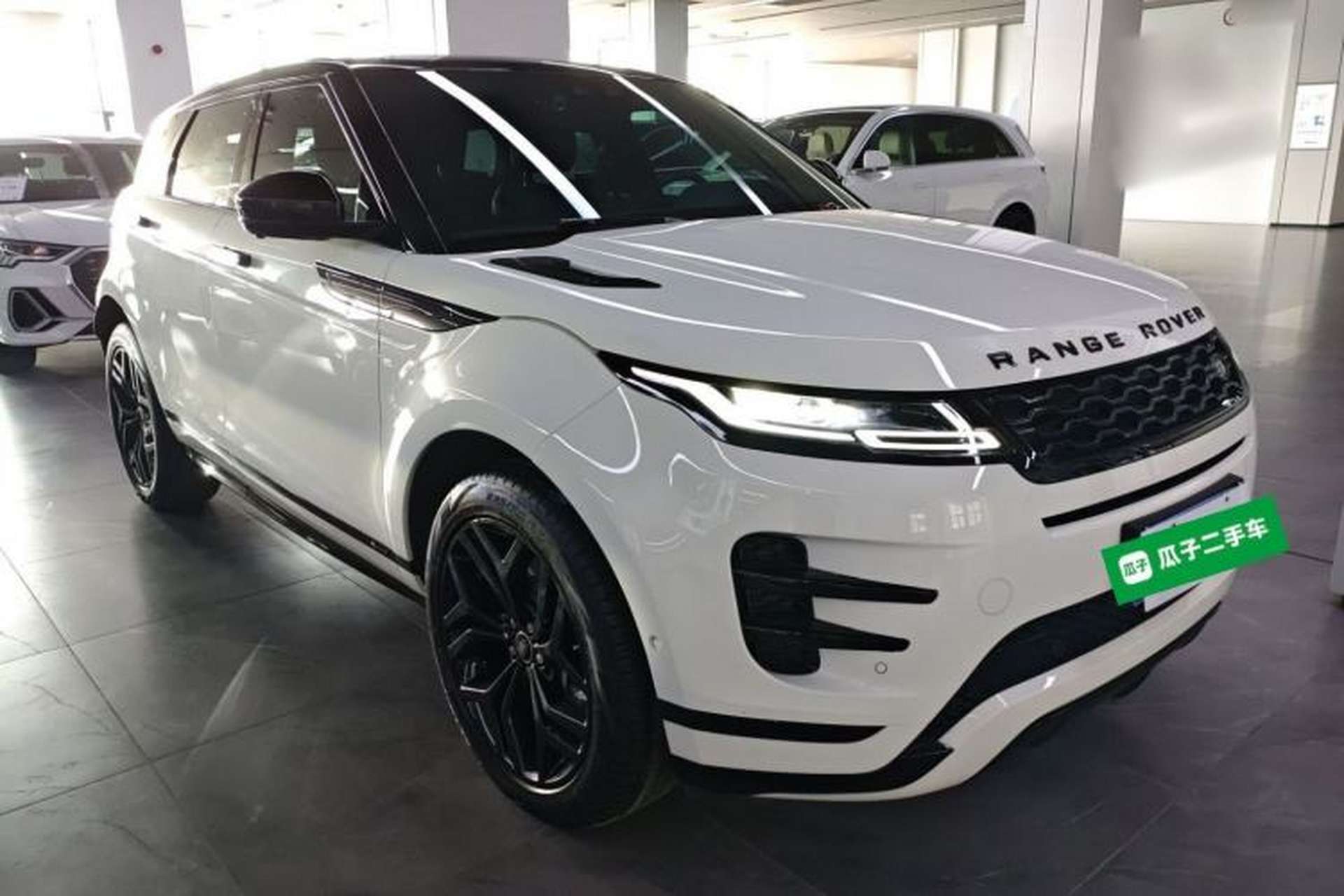 Used Land Rover Range Evoque 2020 249 PS R-DYNAMIC S Blackened Sport Technology Edition Front Right 45 Deg