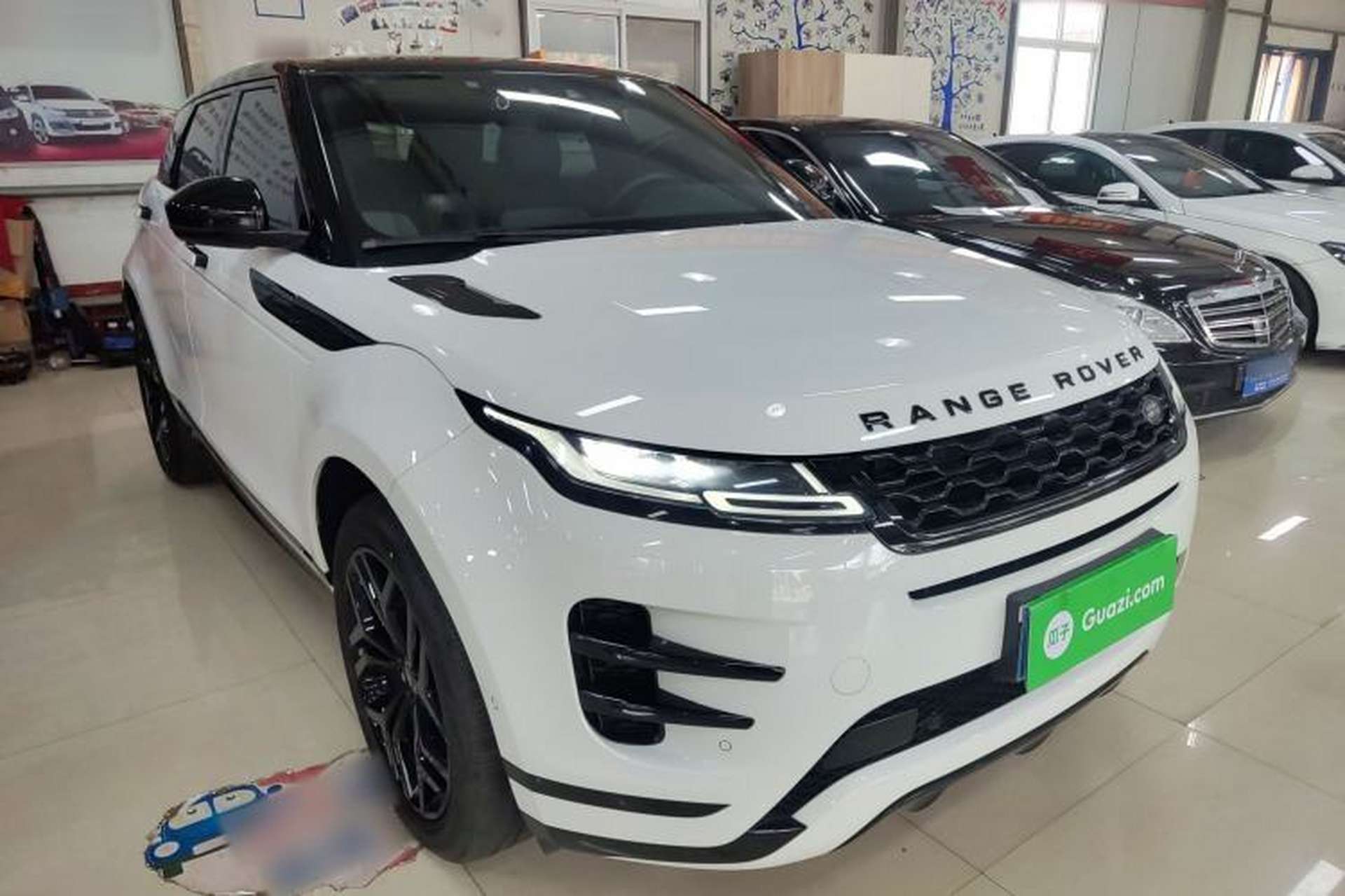 Used Land Rover Range Evoque 2020 249 PS R-DYNAMIC S Blackened Sport Technology Edition Front Right 45 Deg