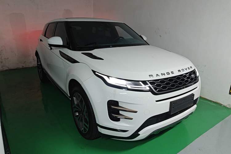 Used Land Rover Range Evoque 2020 249 PS R-DYNAMIC SE Sport Technology Edition Front Right 45 Deg