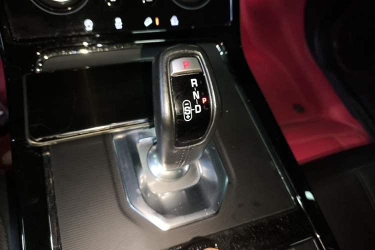 Used Land Rover Range Evoque 2020 249 PS R-DYNAMIC S Sport Edition Gear Lever