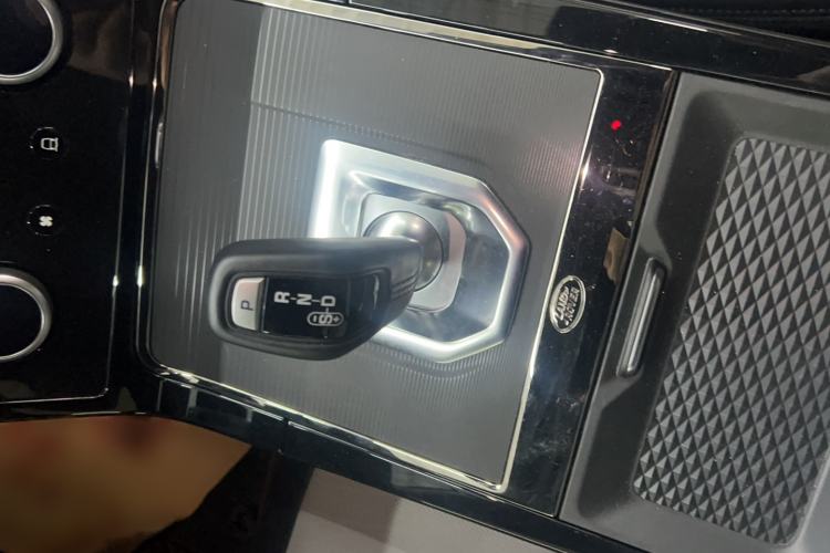 Used Land Rover Range Evoque 2020 249 PS R-DYNAMIC S Black Edition Sport Version Gear Lever