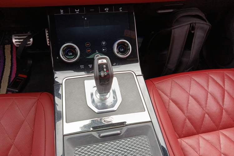 Used Land Rover Range Evoque 2020 249 PS R-DYNAMIC SE Sport Technology Edition Gear Lever
