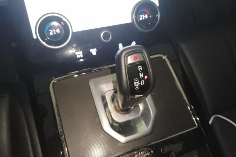 Used Land Rover Range Evoque 2020 249 PS R-DYNAMIC SE Sport Technology Edition Gear Lever