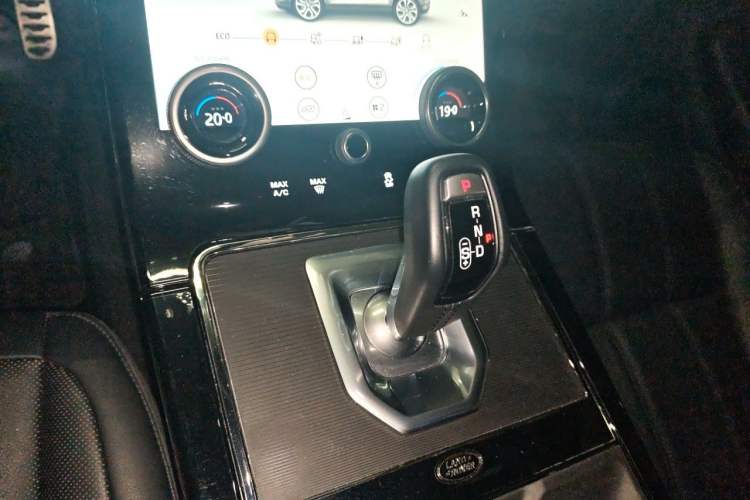 Used Land Rover Range Evoque 2020 249 PS R-DYNAMIC SE Sport Technology Edition Gear Lever