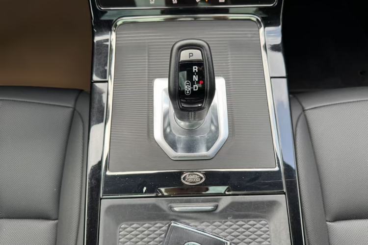 Used Land Rover Range Evoque 2020 249 PS R-DYNAMIC S Sport Edition Gear Lever