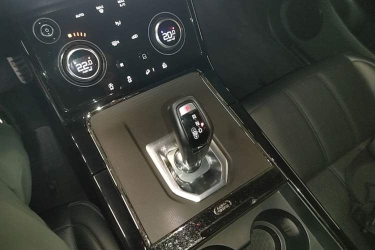 Used Land Rover Range Evoque 2020 249 PS R-DYNAMIC S Sport Edition Gear Lever