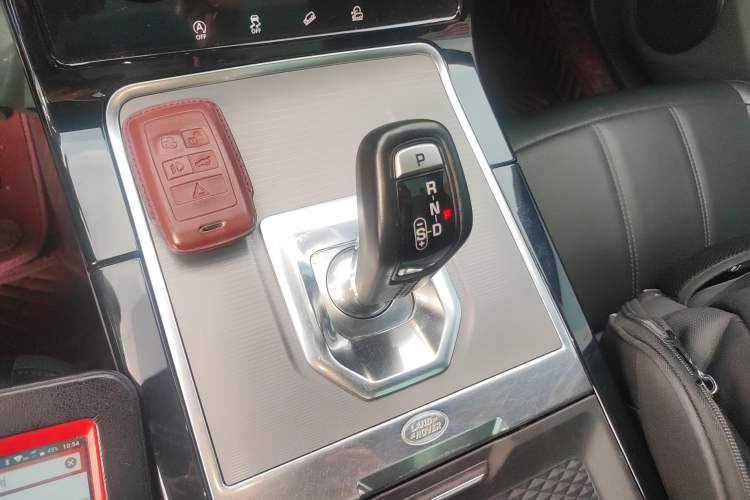 Used Land Rover Range Evoque 2020 249 PS Youth Edition Gear Lever