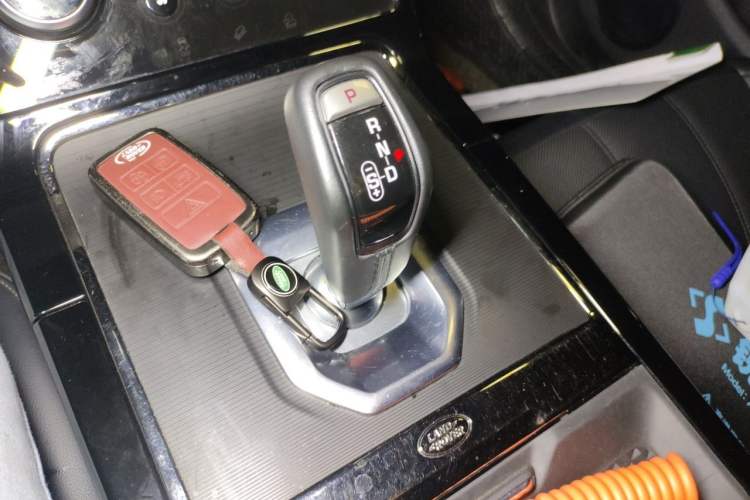 Used Land Rover Range Evoque 2020 249 PS R-DYNAMIC S Sport Edition Gear Lever
