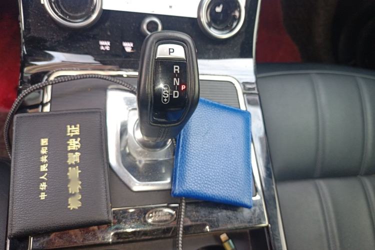 Used Land Rover Range Evoque 2020 249 PS R-DYNAMIC S Sport Edition Gear Lever