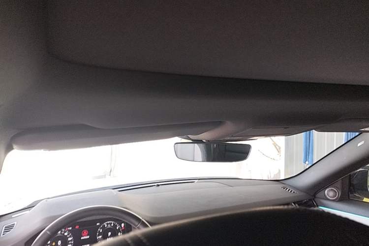 Used Land Rover Range Evoque 2020 249 PS R-DYNAMIC S Sport Edition Headliner