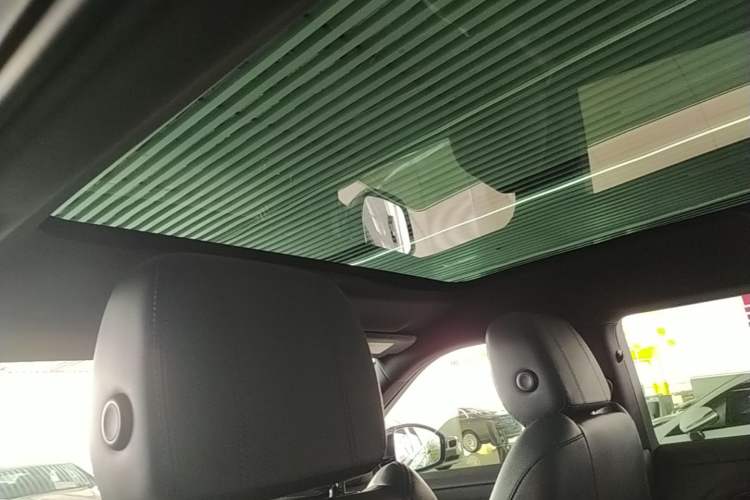 Used Land Rover Range Evoque 2020 249 PS R-DYNAMIC SE Sport Technology Edition Headliner