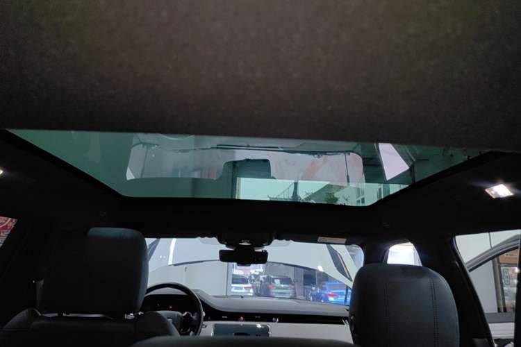 Used Land Rover Range Evoque 2020 249 PS R-DYNAMIC SE Sport Technology Edition Headliner