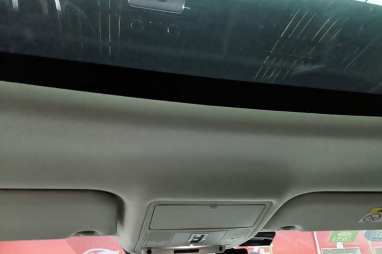 Used Land Rover Range Evoque 2020 249 PS Youth Edition Headliner
