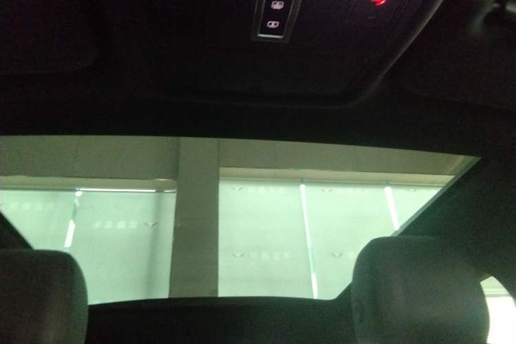 Used Land Rover Range Evoque 2020 249 PS R-DYNAMIC S Sport Edition Headliner