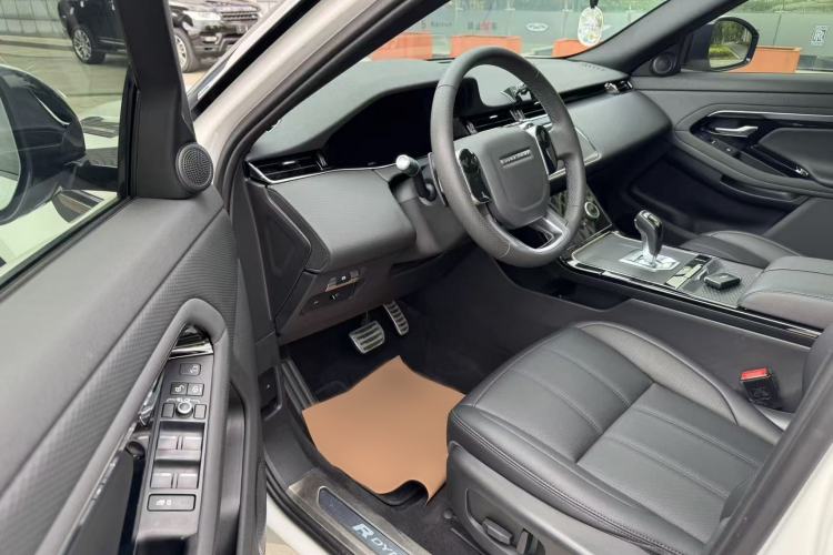 Used Land Rover Range Evoque 2020 249 PS R-DYNAMIC S Sport Edition Interior 1