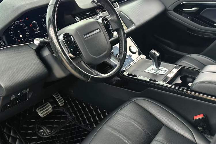 Used Land Rover Range Evoque 2020 249 PS R-DYNAMIC S Sport Edition Interior 1