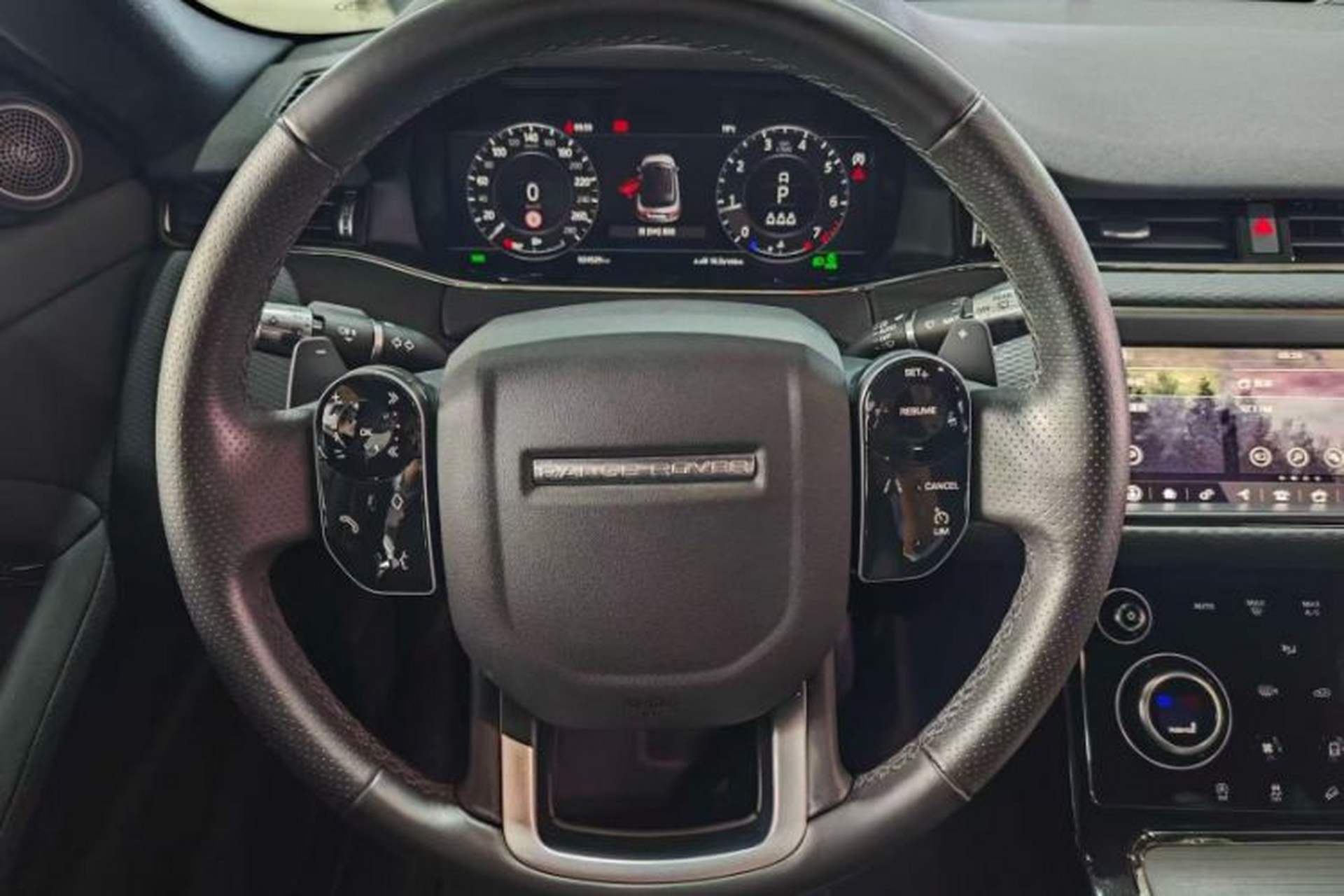 Used Land Rover Range Evoque 2020 249 PS R-DYNAMIC S Black Edition Sport Version Interior 2