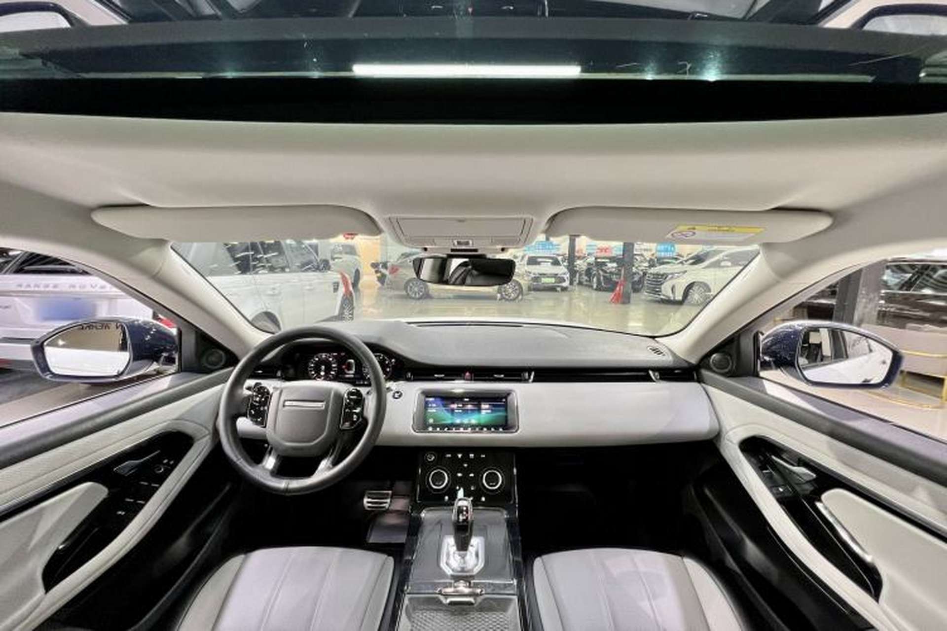 Used Land Rover Range Evoque 2020 249 PS R-DYNAMIC S Sport Edition Interior 2