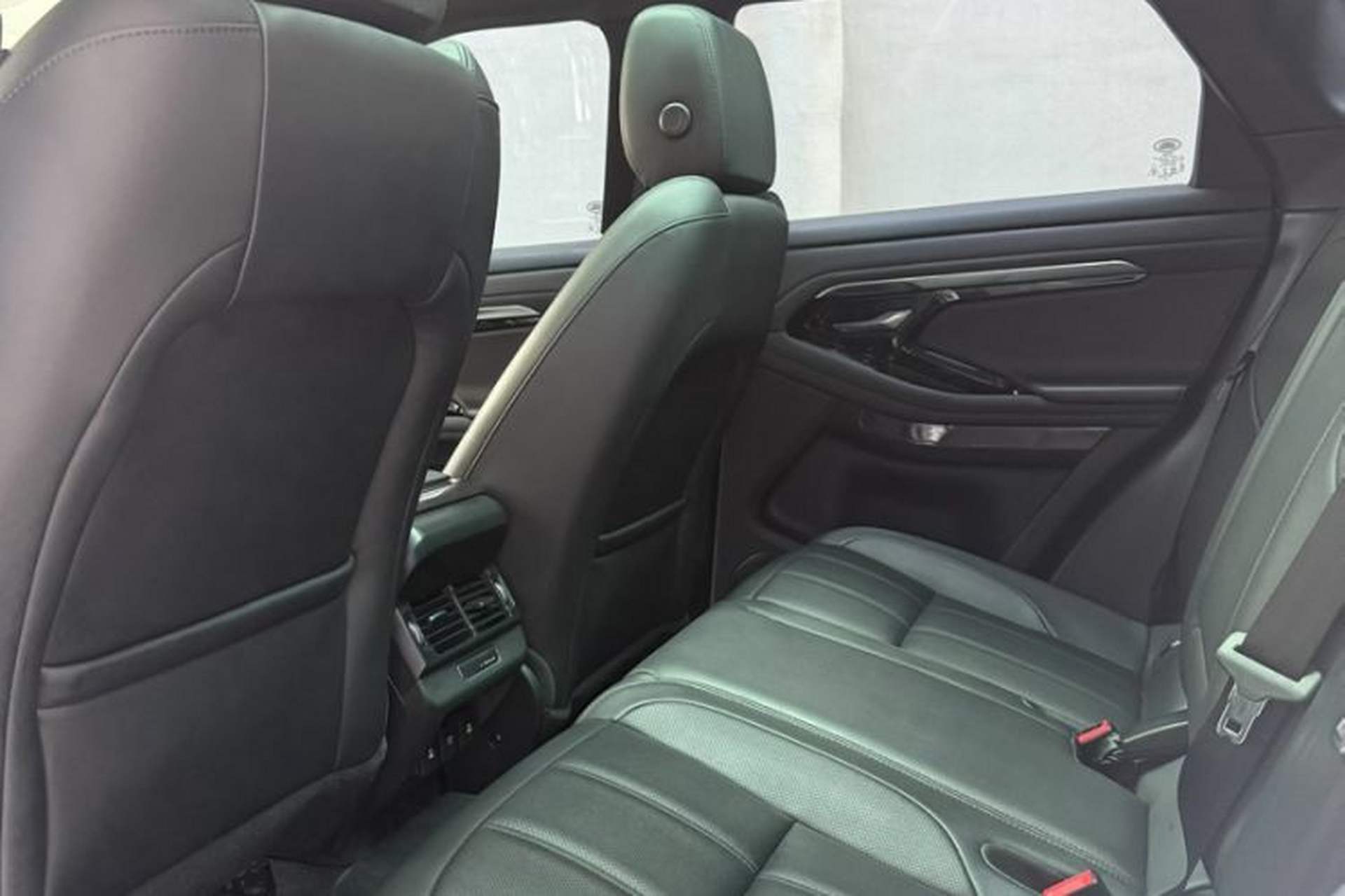 Used Land Rover Range Evoque 2020 249 PS R-DYNAMIC S Black Edition Sport Version Interior 3