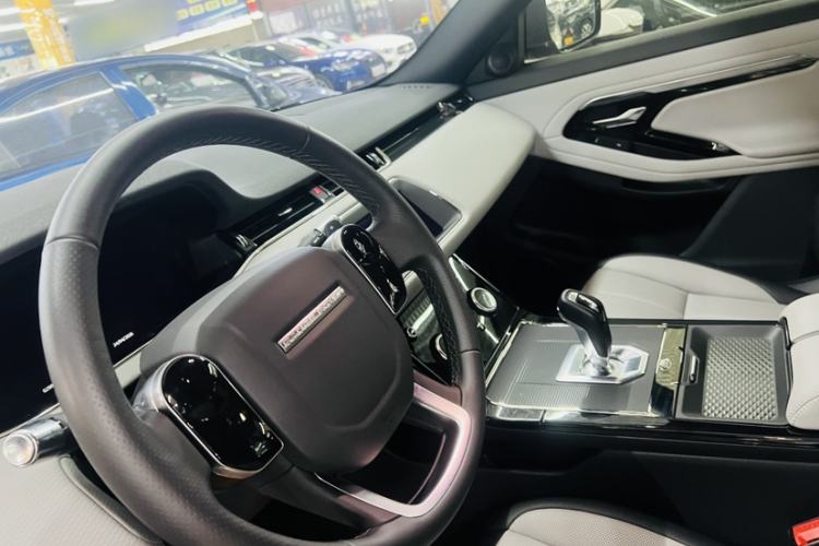 Used Land Rover Range Evoque 2020 249 PS R-DYNAMIC S Black Edition Sport Version Interior 3