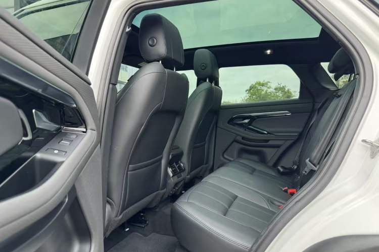 Used Land Rover Range Evoque 2020 249 PS R-DYNAMIC S Sport Edition Interior 3
