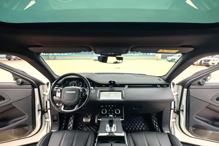 Used Land Rover Range Evoque 2020 249 PS R-DYNAMIC S Sport Edition Interior 3