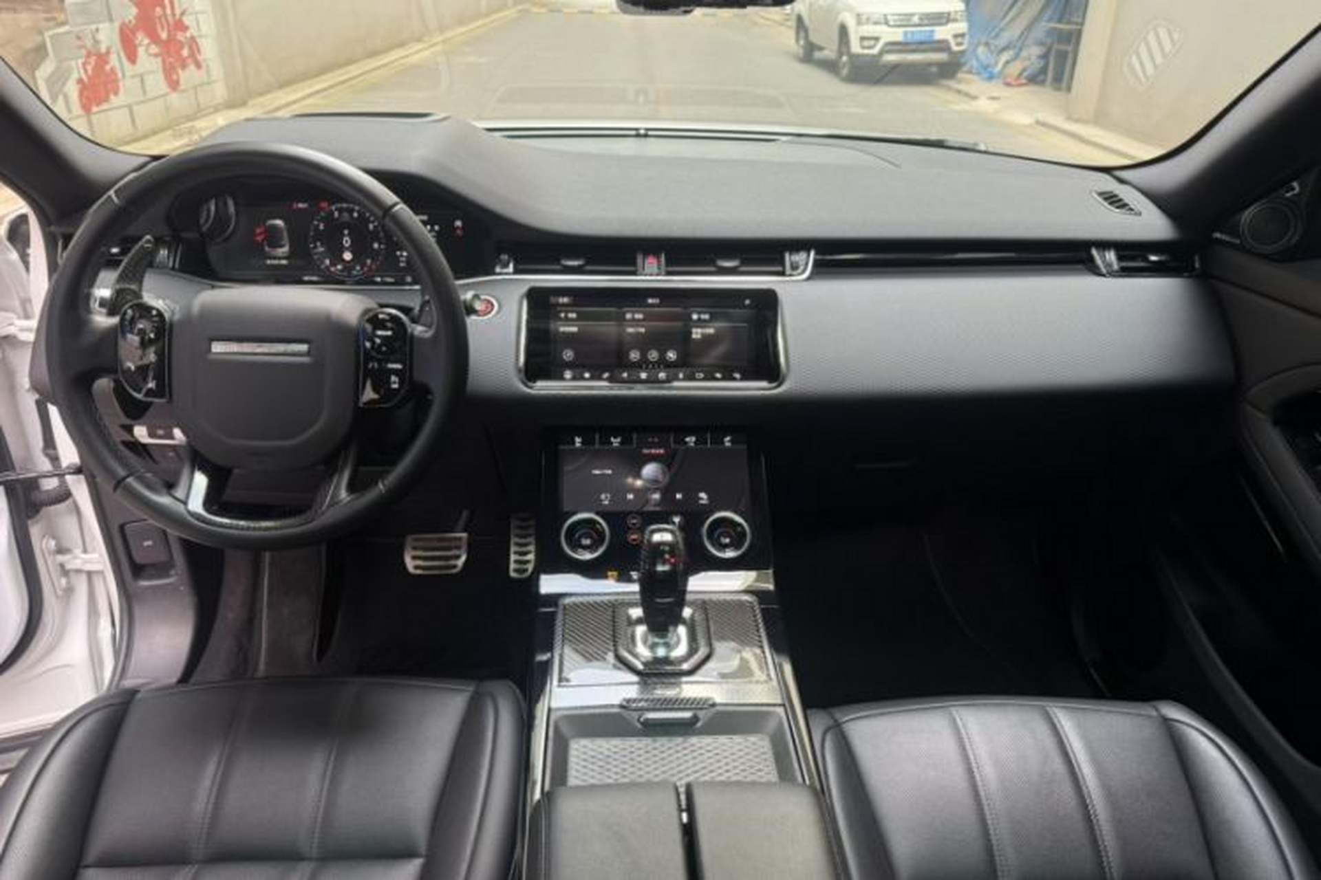 Used Land Rover Range Evoque 2020 249 PS R-DYNAMIC S Black Edition Sport Version Interior 5