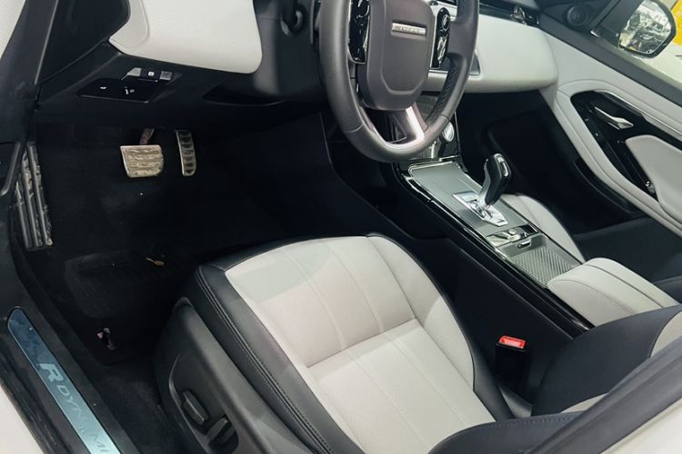 Used Land Rover Range Evoque 2020 249 PS R-DYNAMIC S Black Edition Sport Version Interior 5