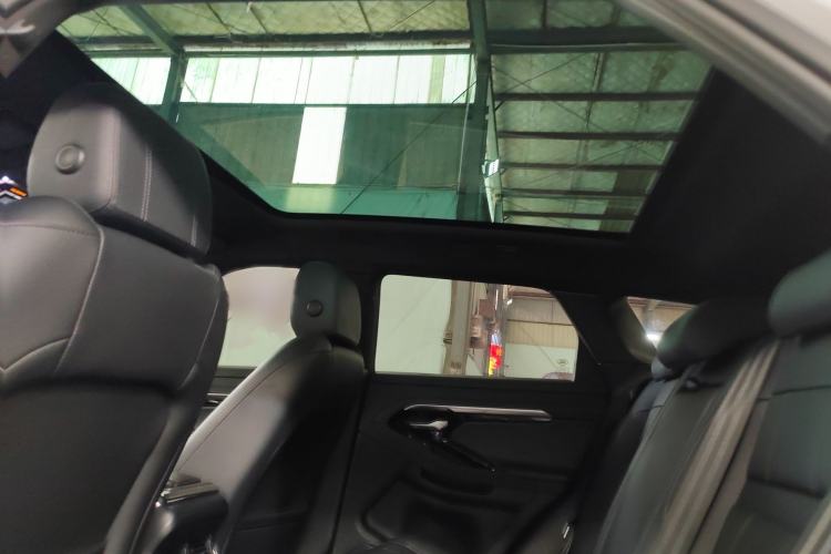 Used Land Rover Range Evoque 2020 249 PS R-DYNAMIC SE Sport Technology Edition Interior 5