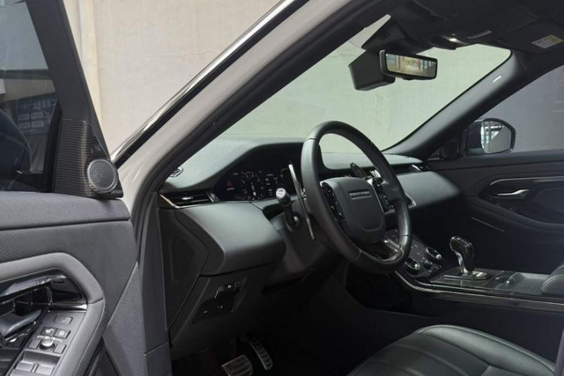 Used Land Rover Range Evoque 2020 249 PS R-DYNAMIC S Black Edition Sport Version Interior 6