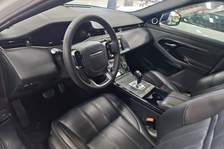 Used Land Rover Range Evoque 2020 249 PS R-DYNAMIC S Sport Edition Interior 6
