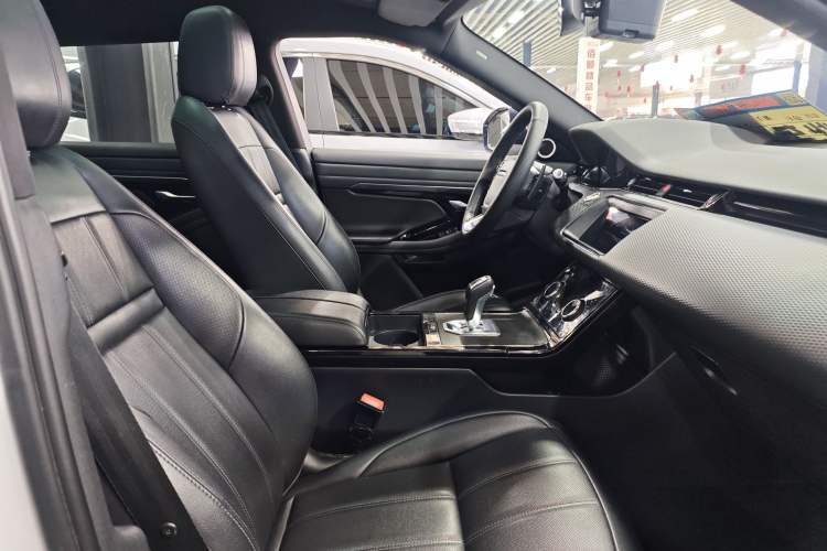 Used Land Rover Range Evoque 2020 249 PS R-DYNAMIC S Sport Edition Interior 8